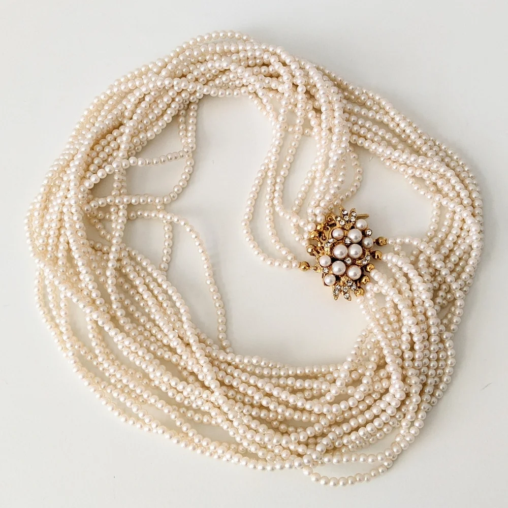 Chloe Pearl Necklace